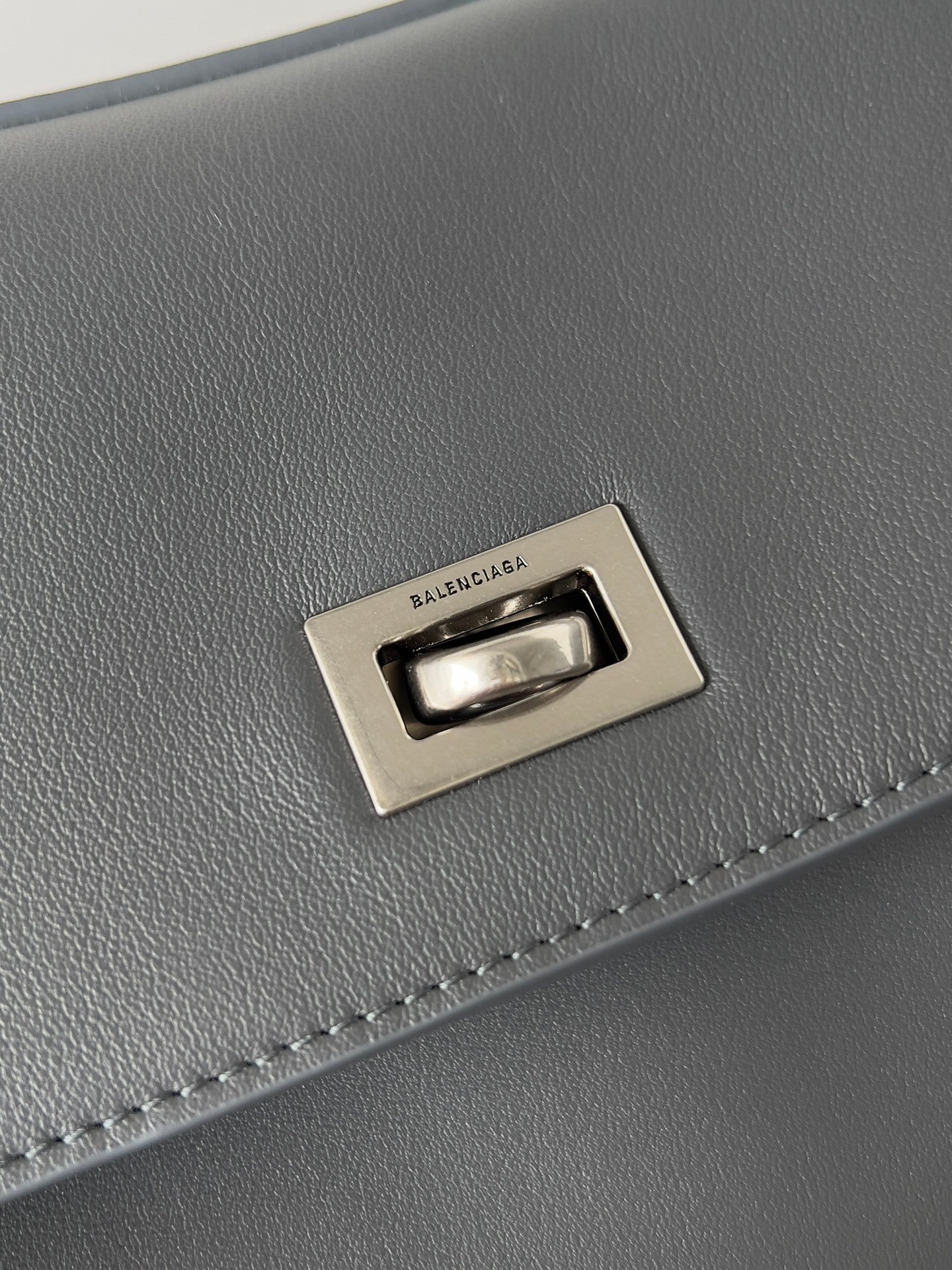 Cloud Grey Medium Balenciaga Rodeo Bag