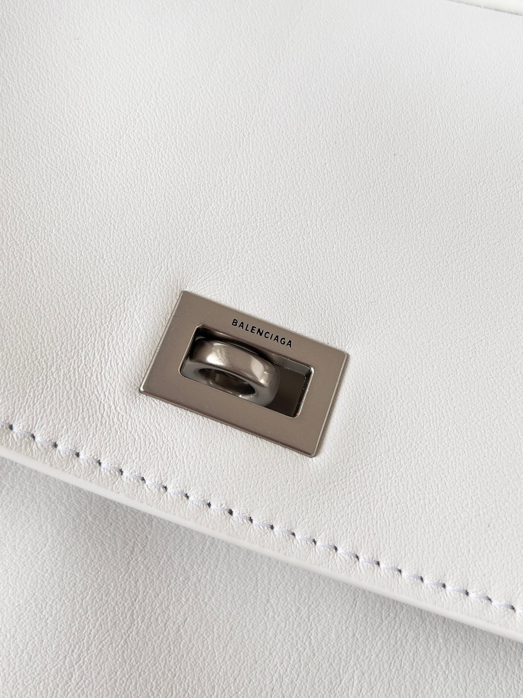Optic White Medium Balenciaga Rodeo Bag