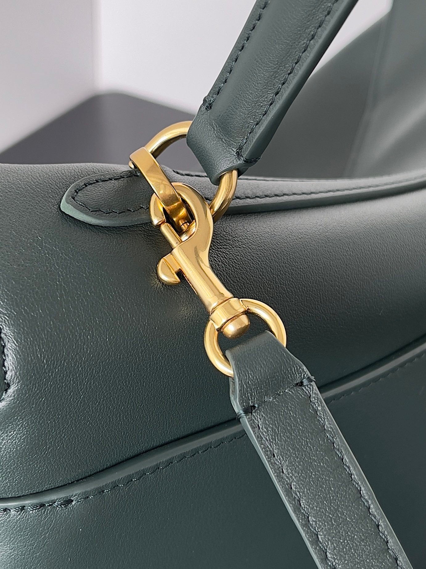 Pine Green Medium Balenciaga Rodeo Bag