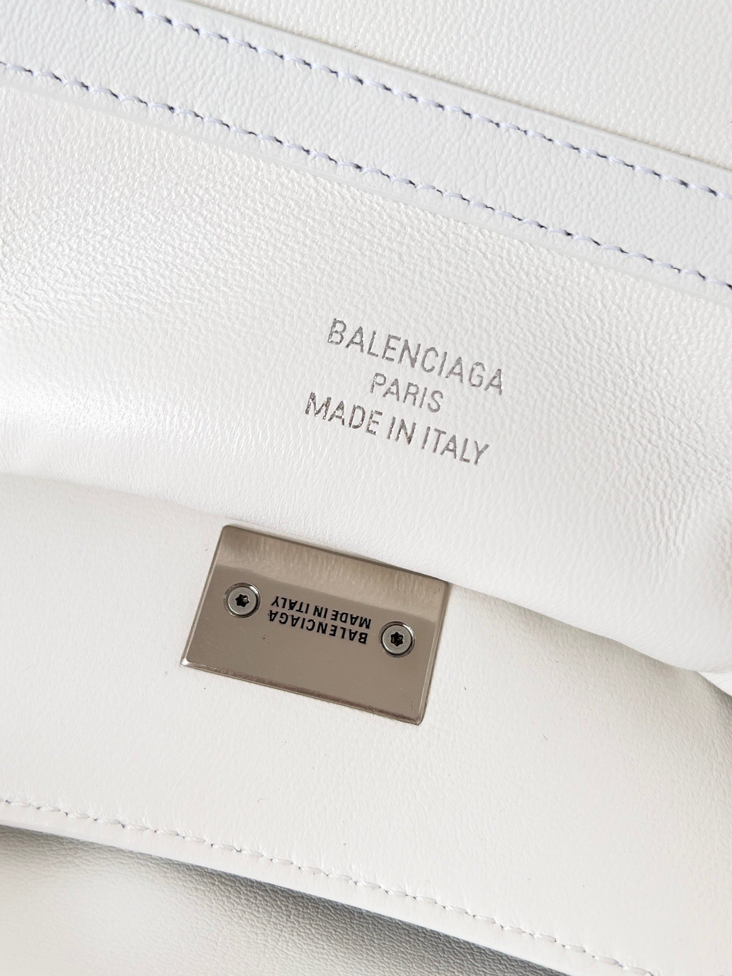 Optic White Medium Balenciaga Rodeo Bag