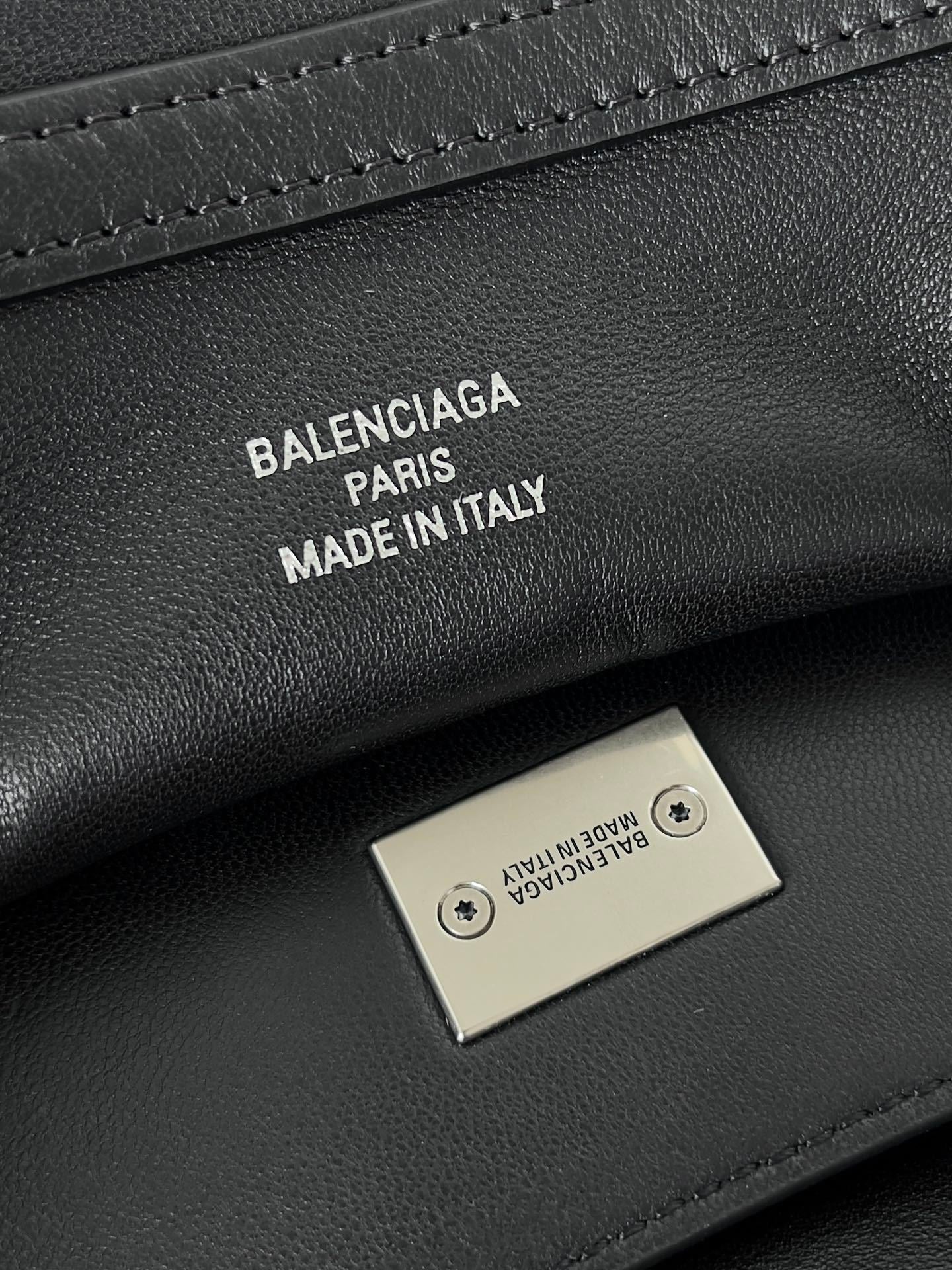 Black Medium Balenciaga Rodeo Bag