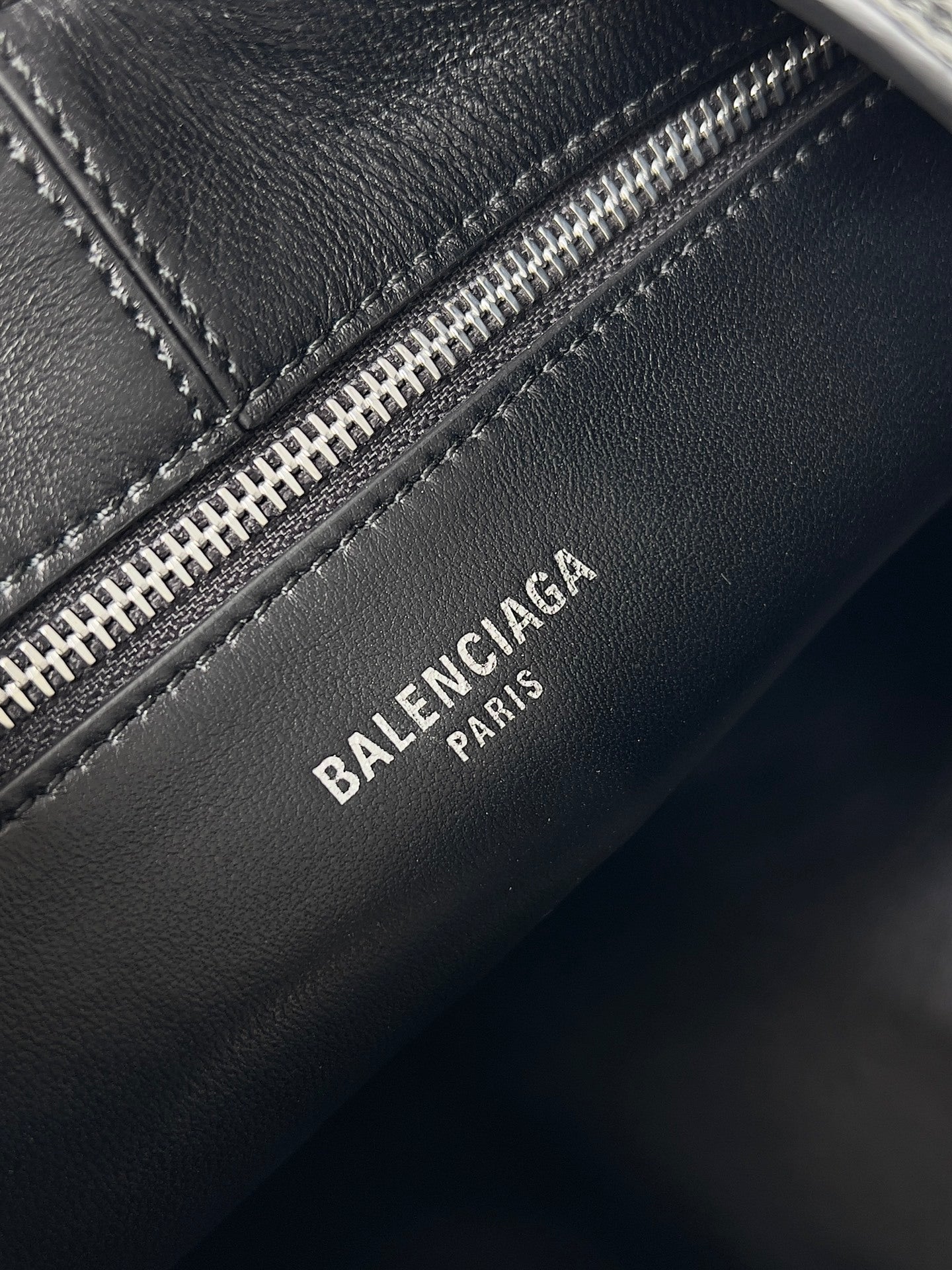 Balenciaga Locker Medium Hobo Shoulder Bag – Black Grained Leather