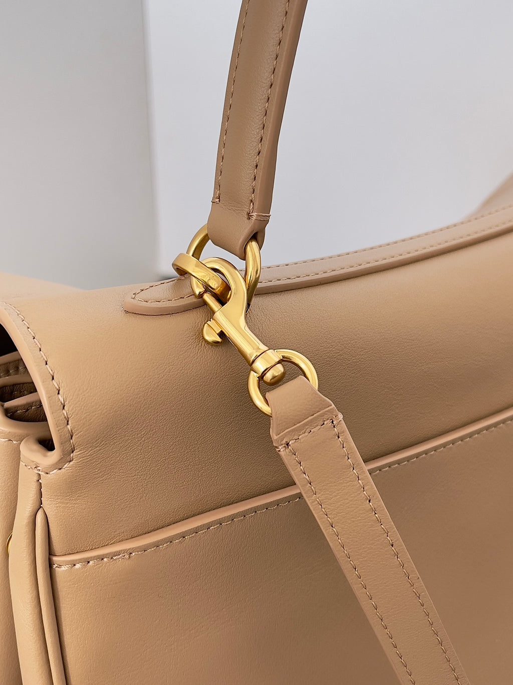 Beige Balenciaga Medium Rodeo Bag